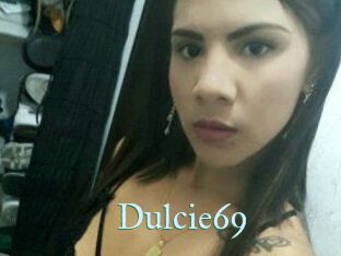 Dulcie_69