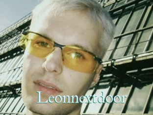 Leonnextdoor