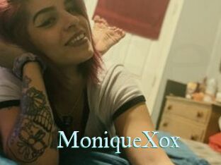 MoniqueXox